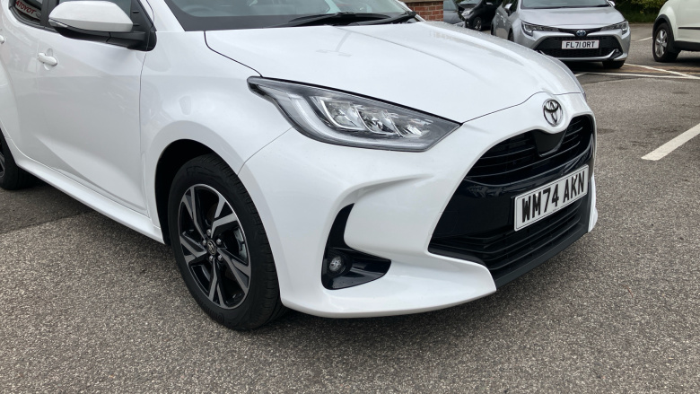 Toyota Yaris 1.5 Hybrid Design 5dr CVT Hybrid Hatchback